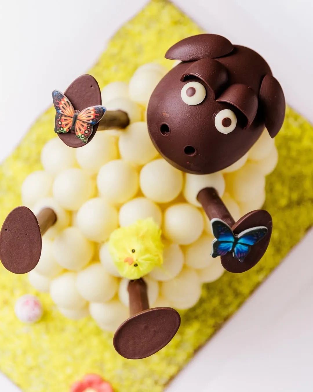 Ser padrino o madrina es un título de honor, y en Barbastro sabemos que se celebra con la mejor mona de Pascua.